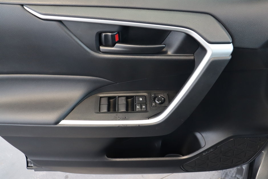 Toyota RAV4 LE AWD 2021 | Bas KM |