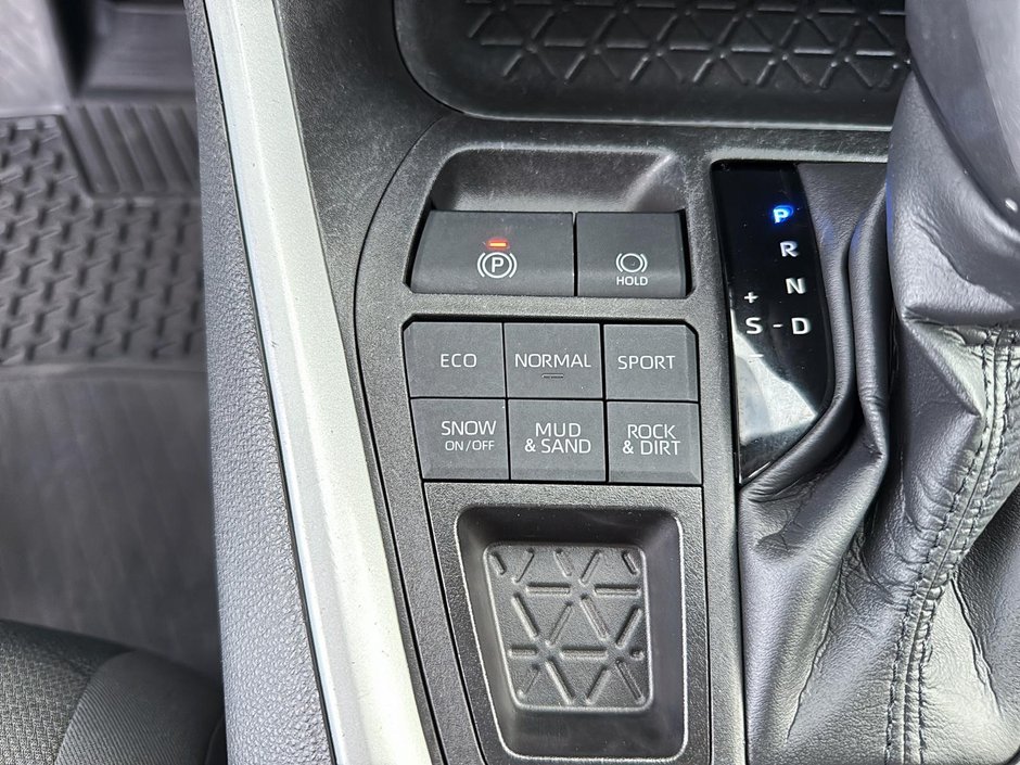 Toyota RAV4 LE 2021 Sièges chauffants - Apple Car Play