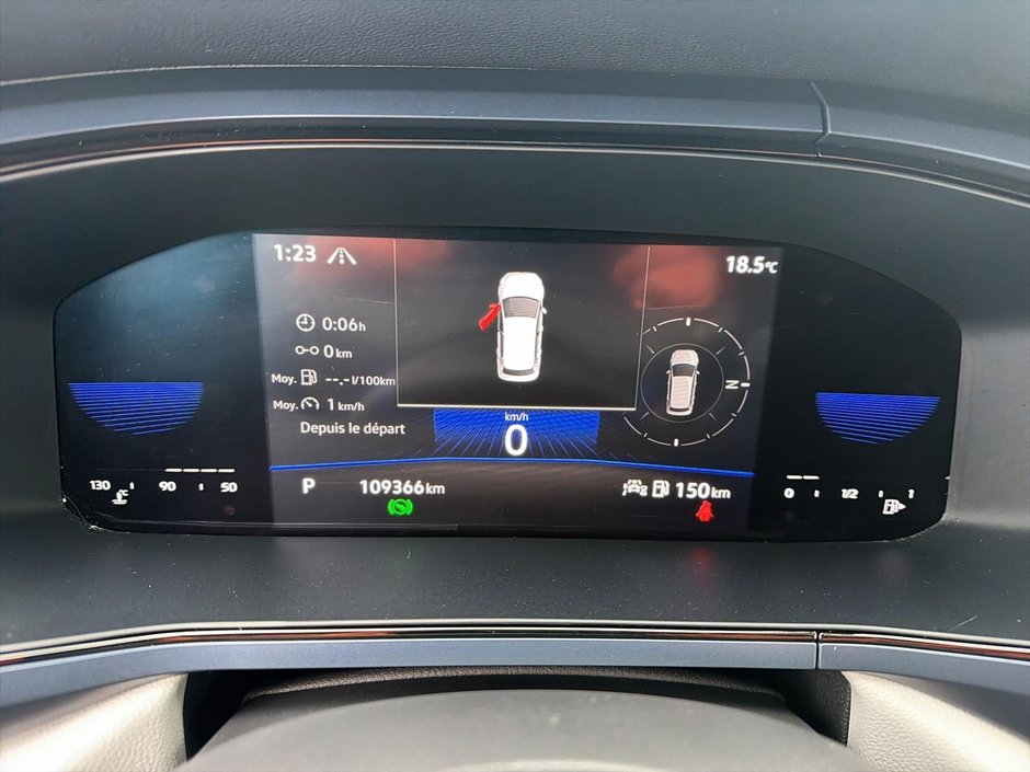 2023 Volkswagen Taos Comfortline AWD + Heated seats + CarPlay