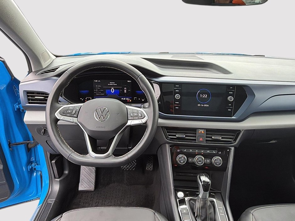 2023 Volkswagen Taos Comfortline AWD + Heated seats + CarPlay