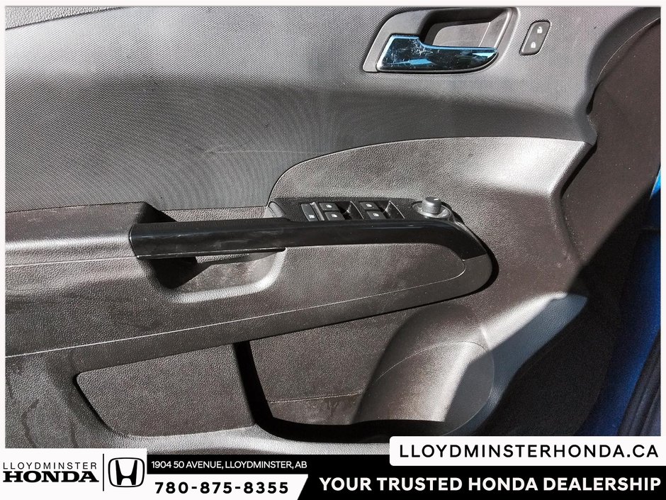 2017 Chevrolet Sonic LT-11