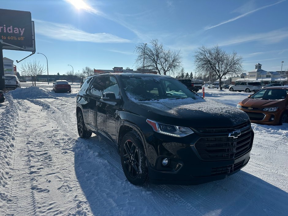 2021 Chevrolet Traverse Premier-2