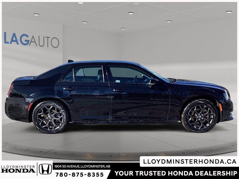 2022 Chrysler 300 Touring-6