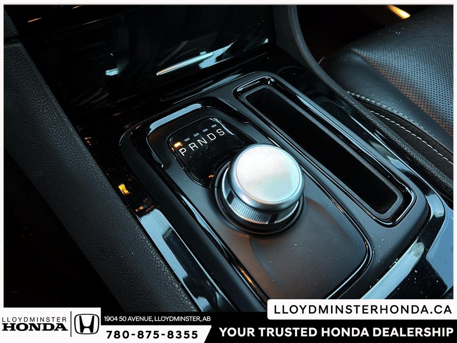 2023 Chrysler 300 S-14