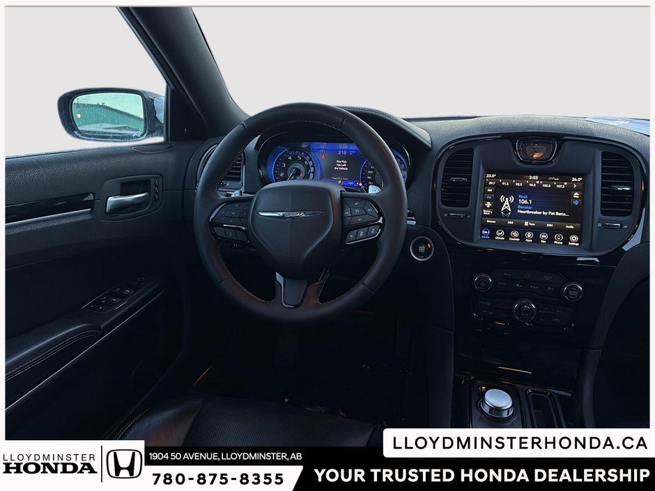 2023 Chrysler 300 S-18