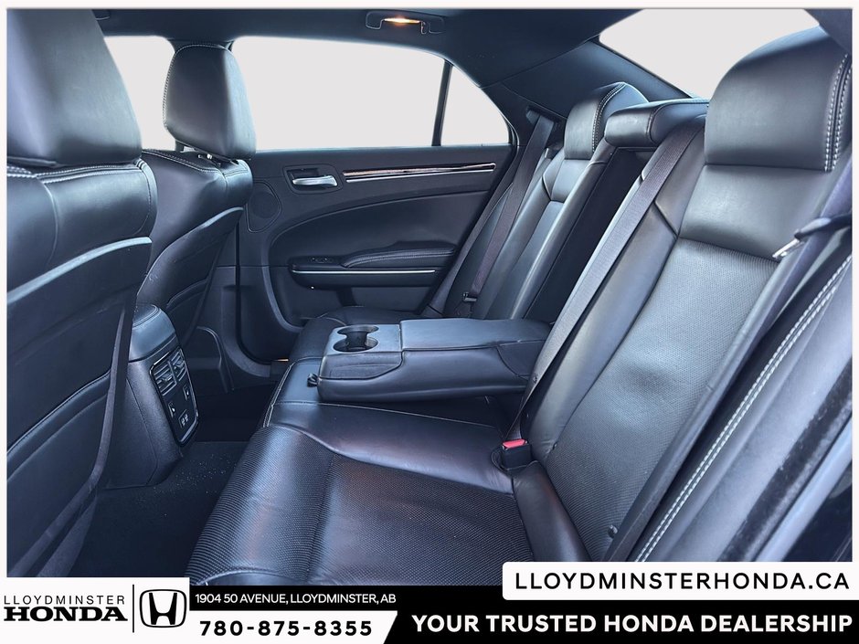 2023 Chrysler 300 S-9