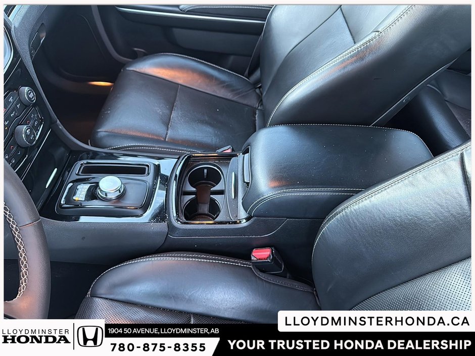 2023 Chrysler 300 S-11