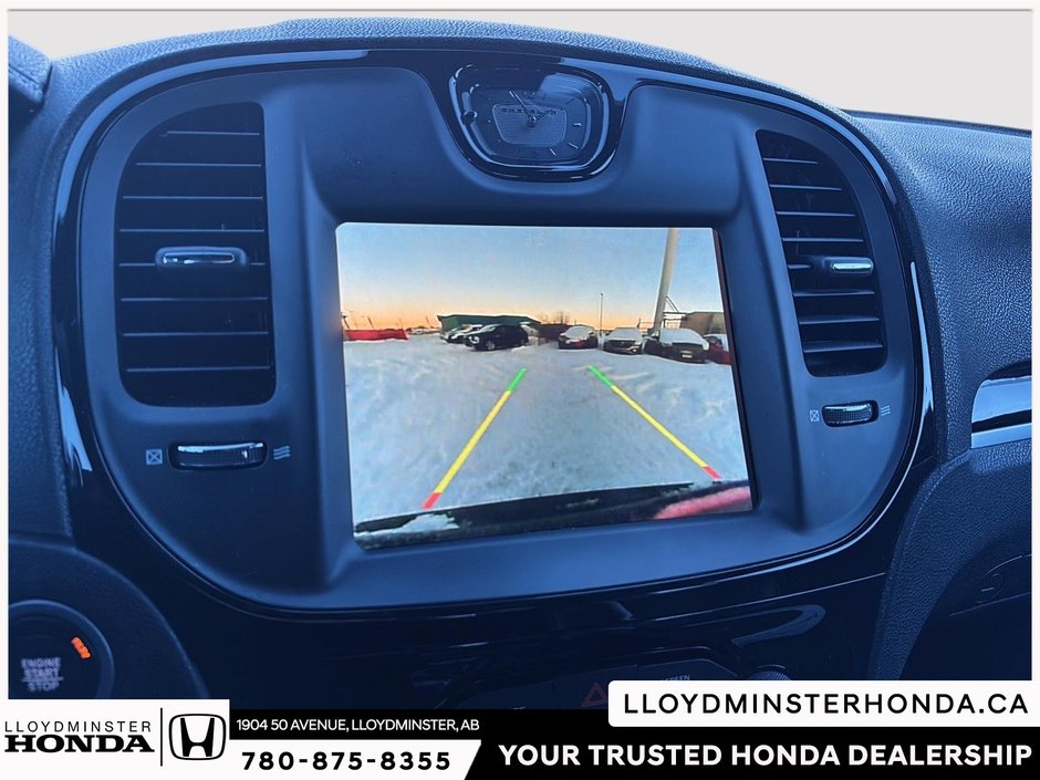 2023 Chrysler 300 S-22