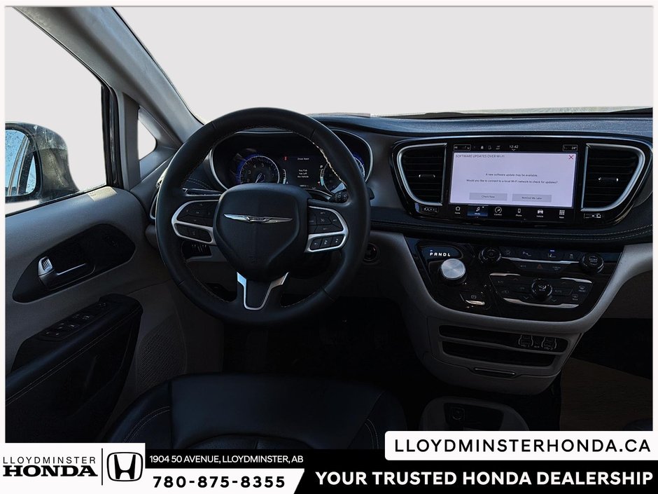 2023 Chrysler Pacifica Touring-L-18