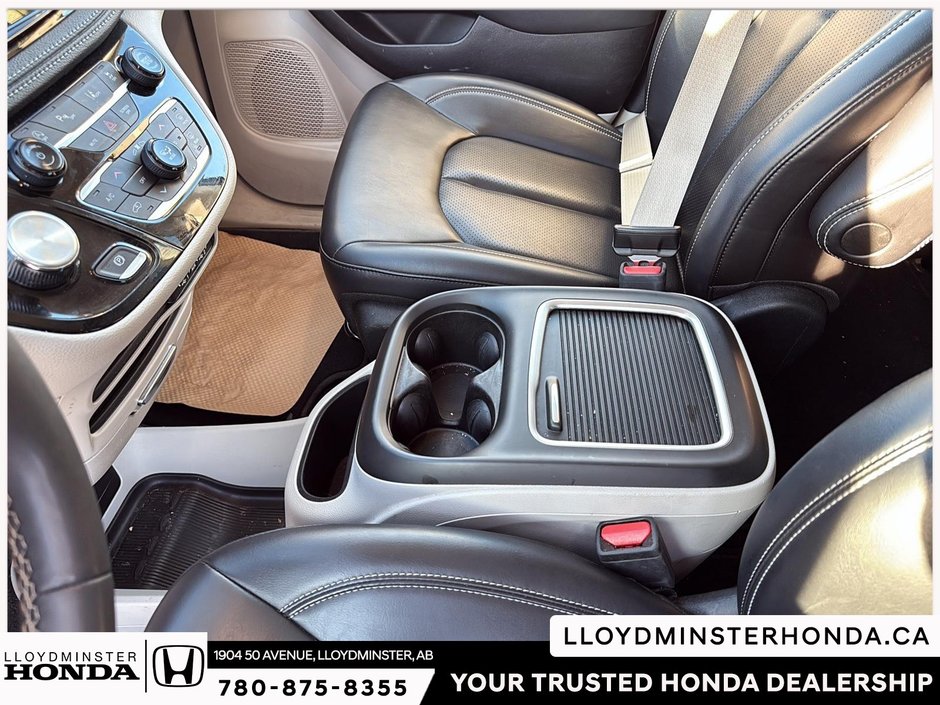 2023 Chrysler Pacifica Touring-L-13