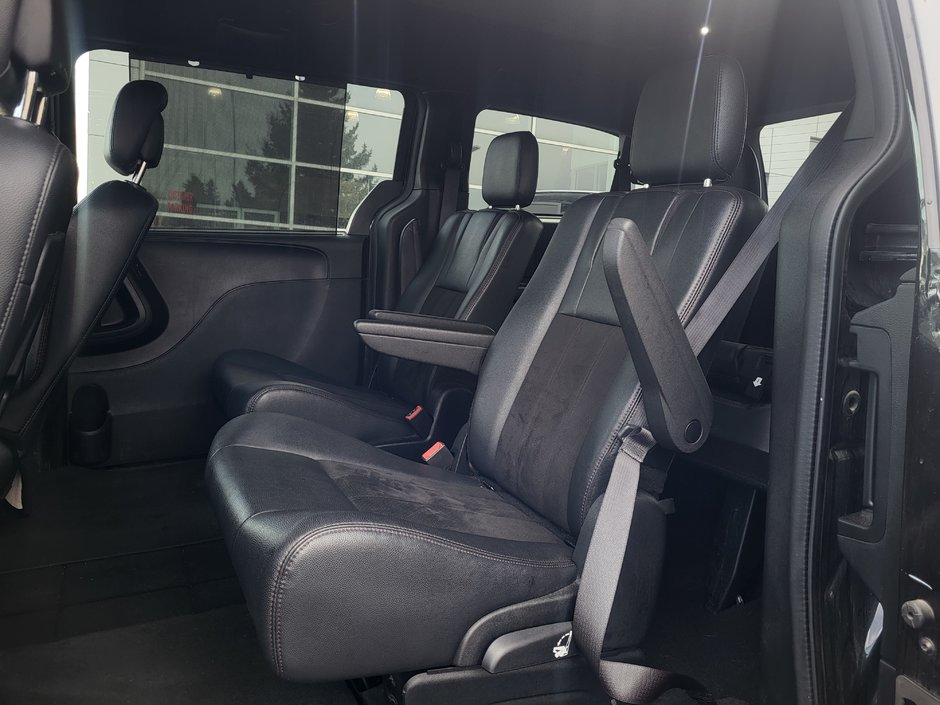 2020 Dodge Grand Caravan Premium Plus-18