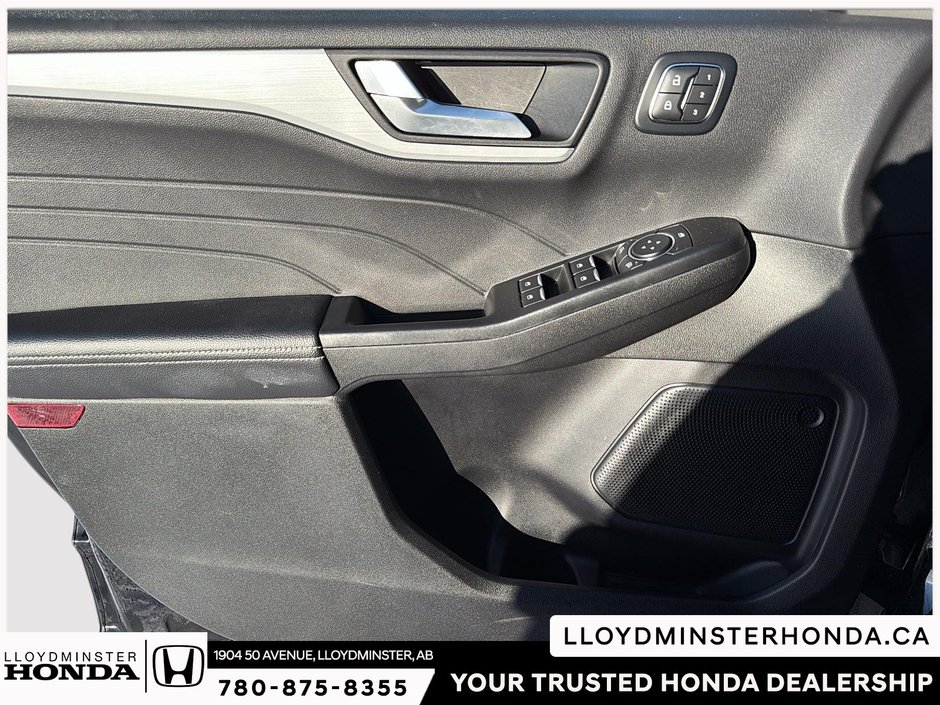 2025 Ford Escape Platinum-13