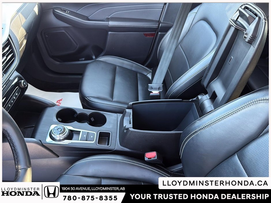 2025 Ford Escape Platinum-12