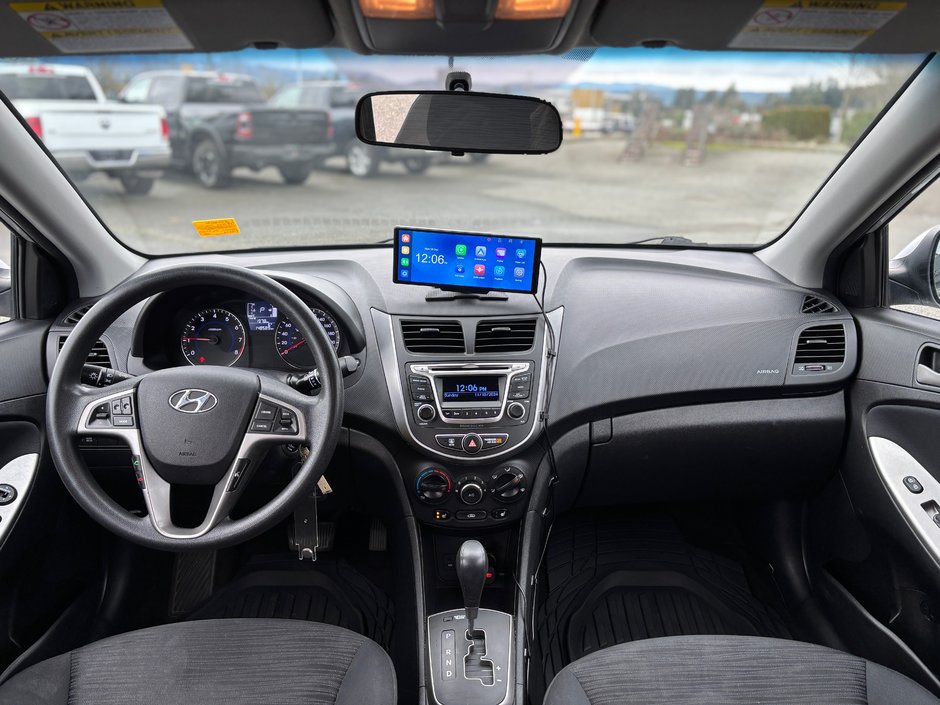 2015 Hyundai Accent GL-10