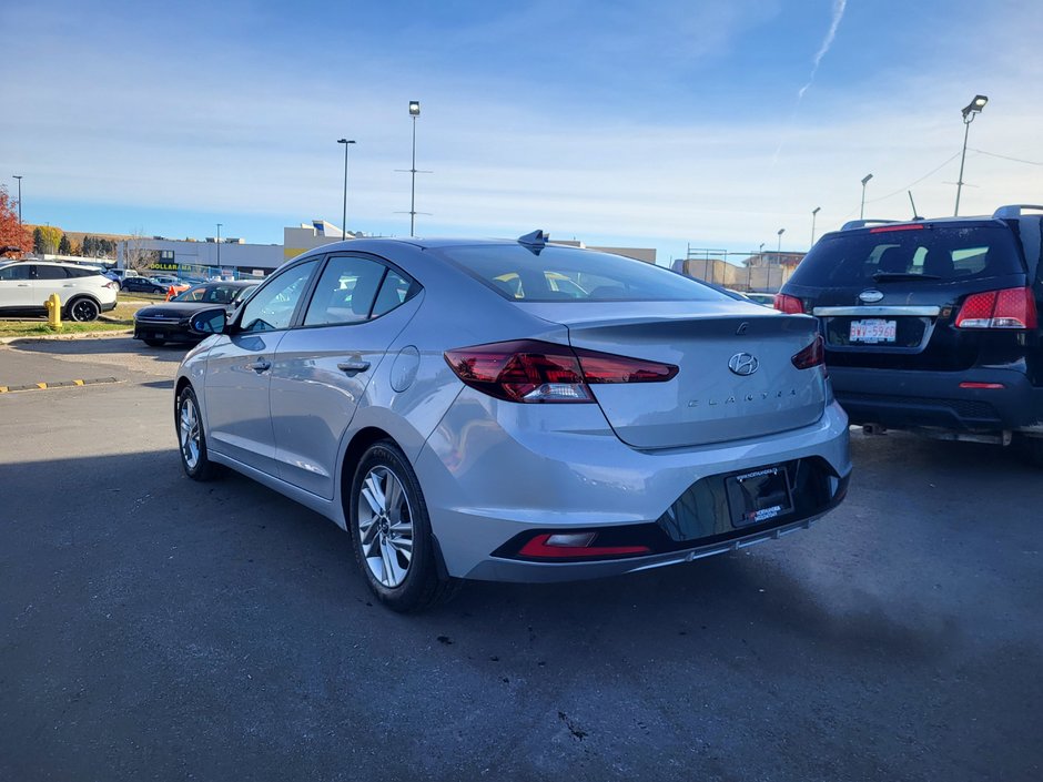 2020 Hyundai Elantra Preferred-1