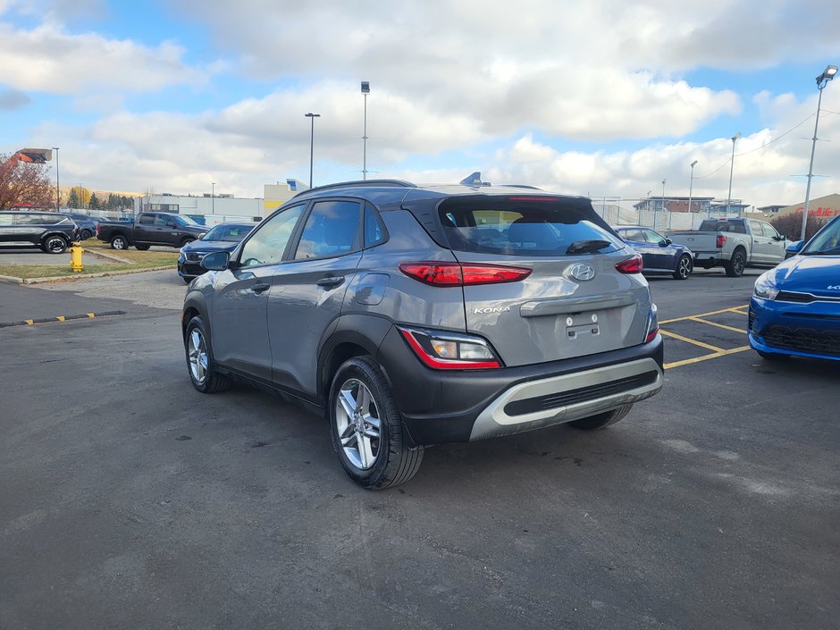 2022 Hyundai Kona 2.0L Essential-1