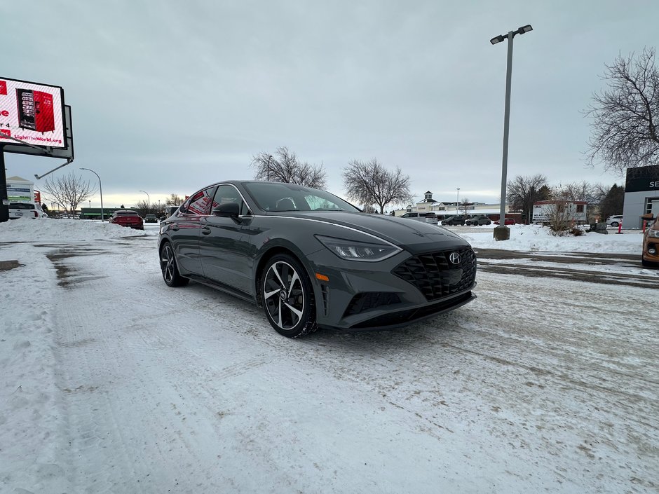 2022 Hyundai Sonata Sport-2