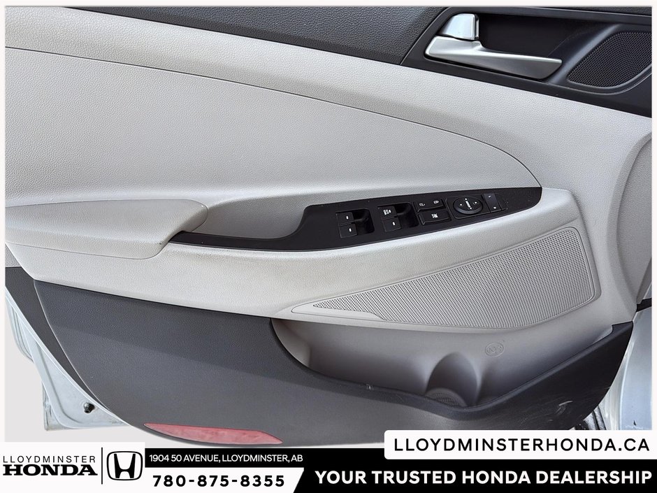 2017 Hyundai Tucson Base-16