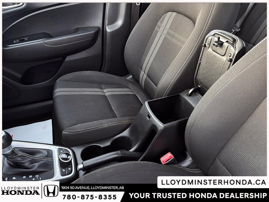 2021 Hyundai Venue Preferred-11