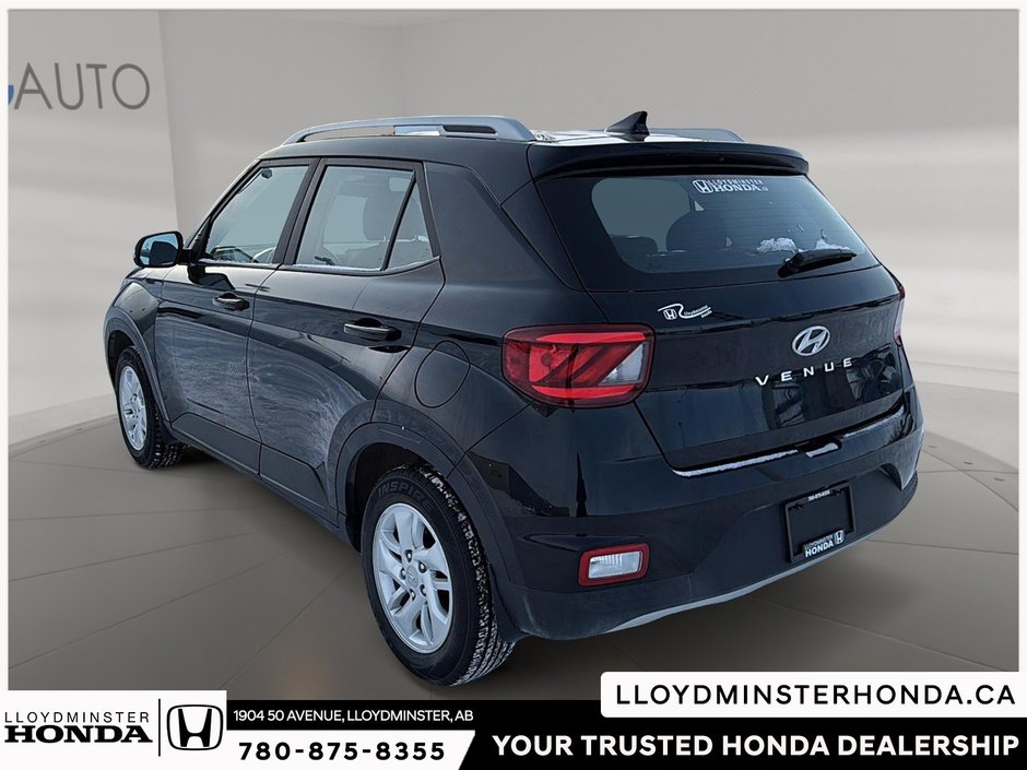 2021 Hyundai Venue Preferred-3