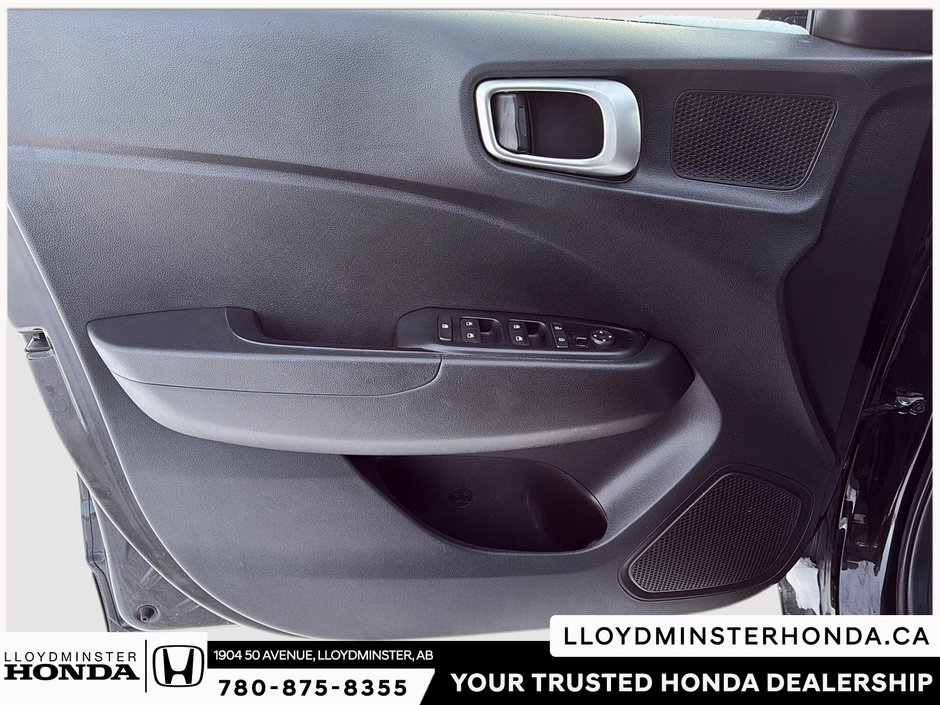 2021 Hyundai Venue Preferred-12