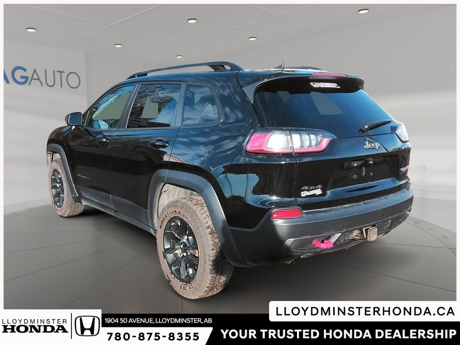 2022 Jeep Cherokee Trailhawk-2