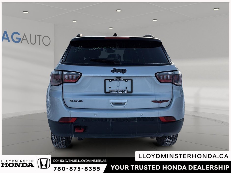 2024 Jeep Compass Trailhawk-2