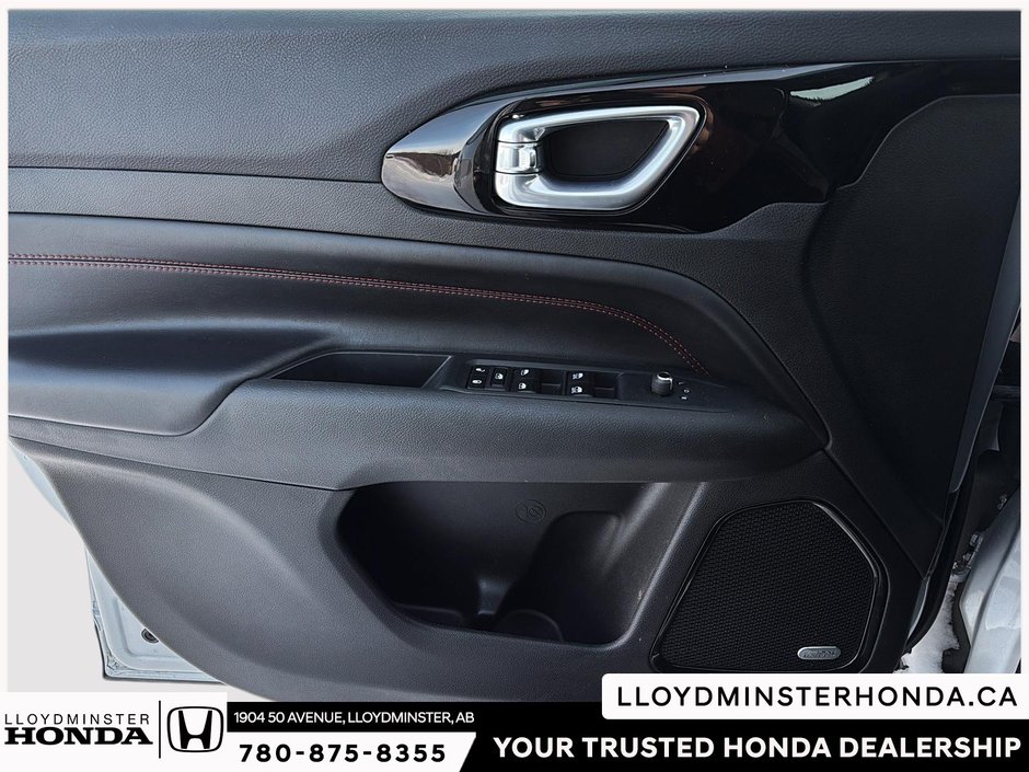 2024 Jeep Compass Trailhawk-12