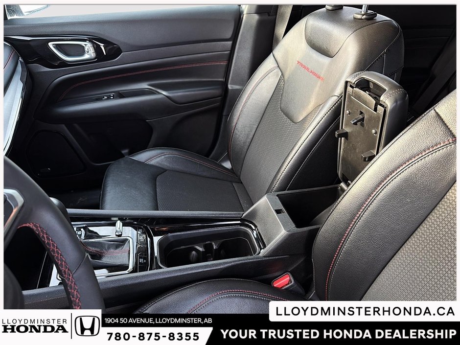 2024 Jeep Compass Trailhawk-11