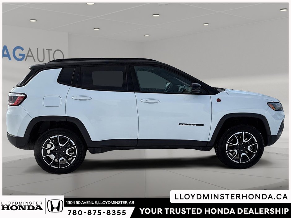 2024 Jeep Compass Trailhawk-6