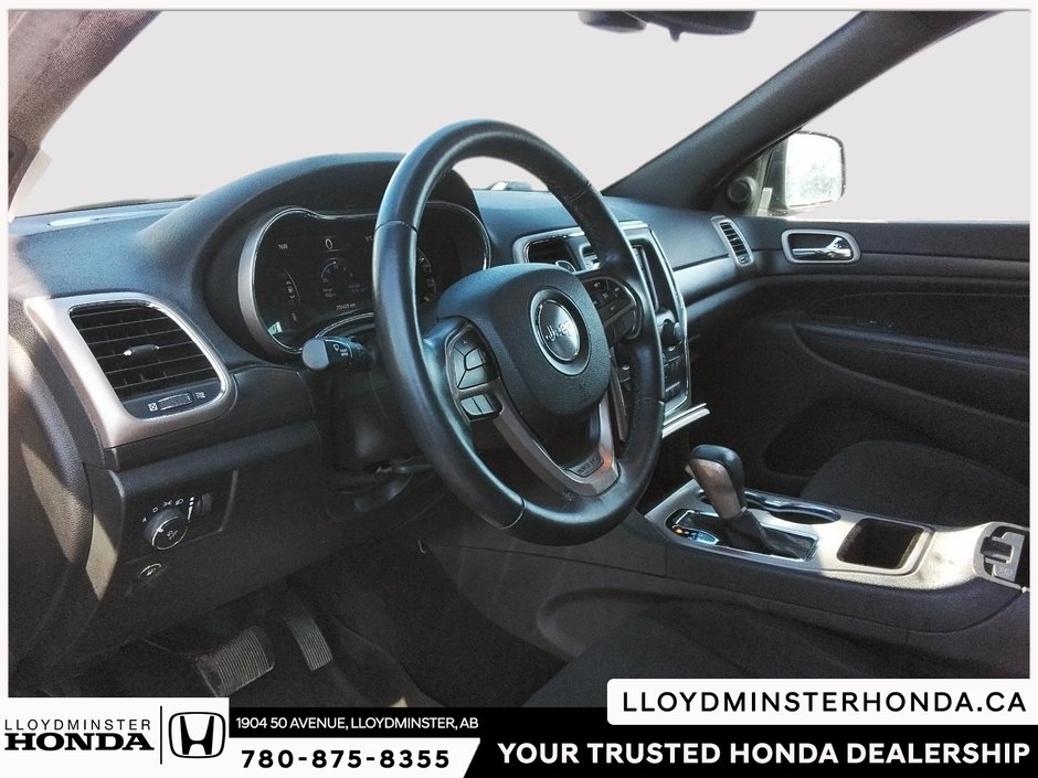 2017 Jeep Grand Cherokee Laredo-14