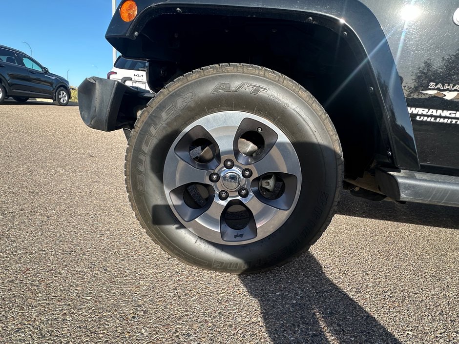 2017 Jeep Wrangler Unlimited Sahara-15