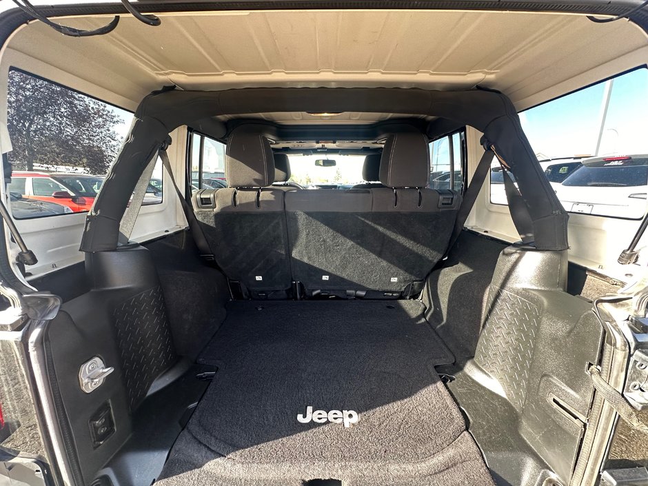 2017 Jeep Wrangler Unlimited Sahara-5