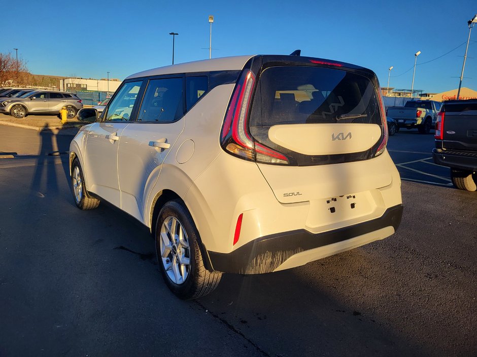 2023 Kia Soul EX-1