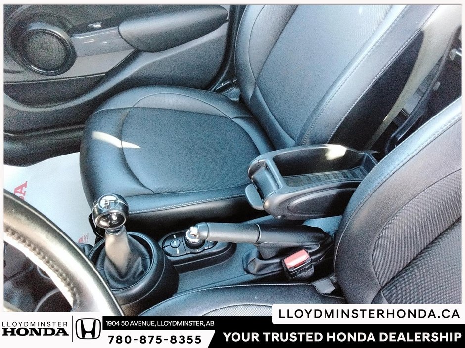 2019 MINI Cooper Base-11