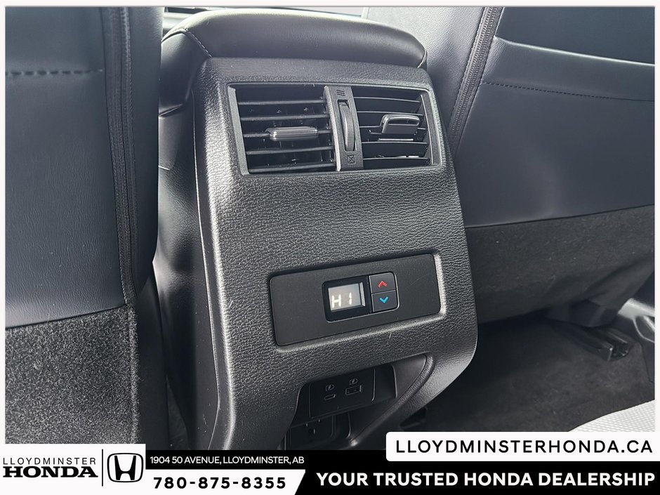 2023 Mitsubishi Outlander PHEV LE-12