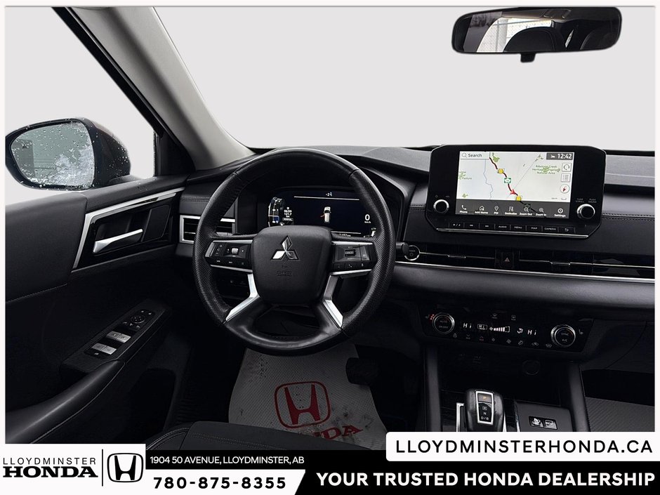 2023 Mitsubishi Outlander PHEV LE-18