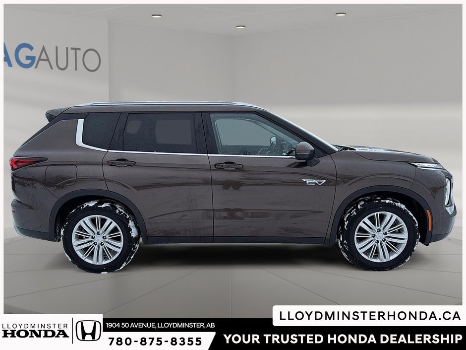 2023 Mitsubishi Outlander PHEV LE-6