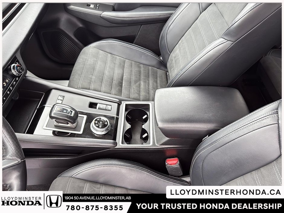 2023 Mitsubishi Outlander PHEV LE-13