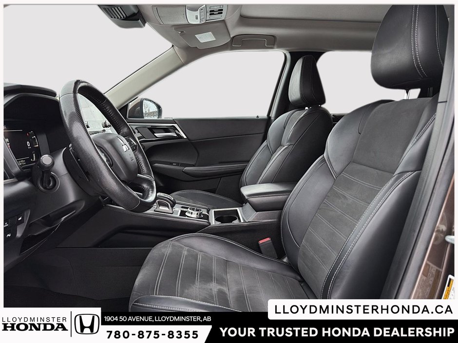 2023 Mitsubishi Outlander PHEV LE-9