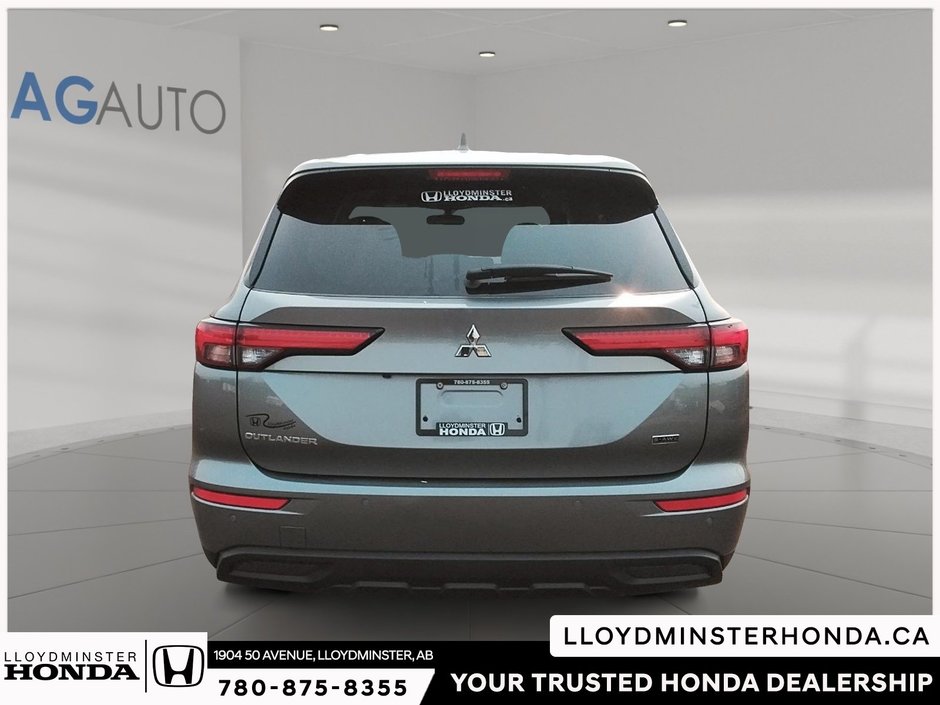 2024 Mitsubishi Outlander ES-2