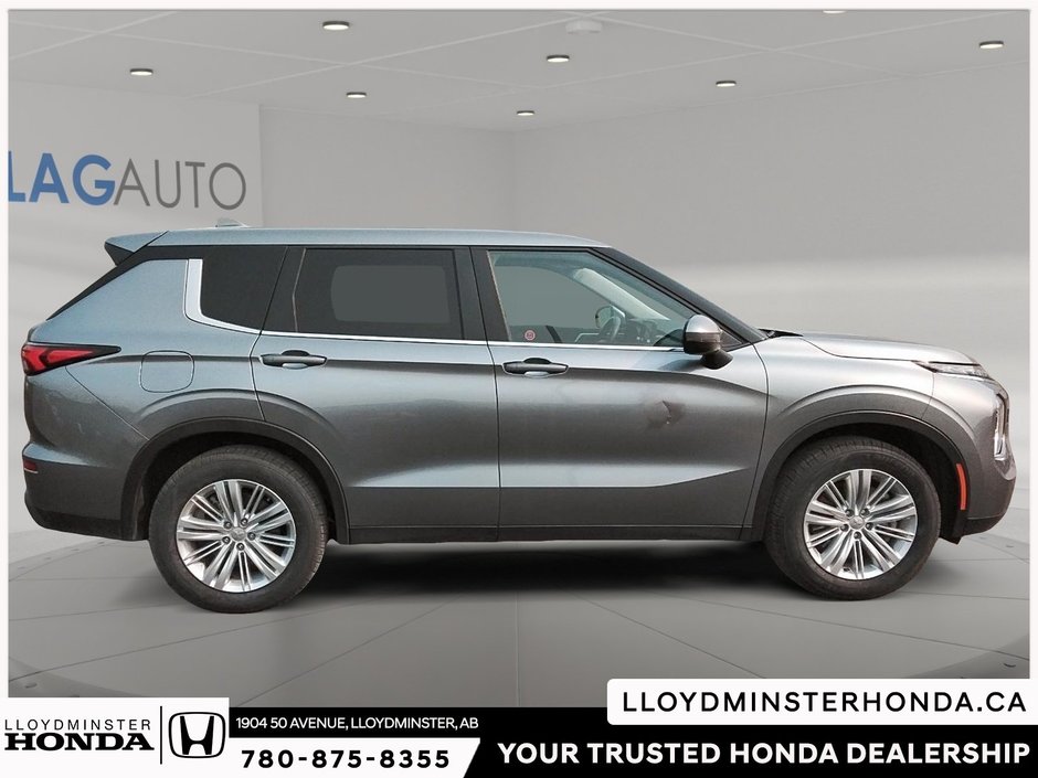 2024 Mitsubishi Outlander ES-6