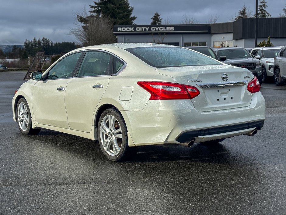 2017 Nissan Altima 3.5 SL-4