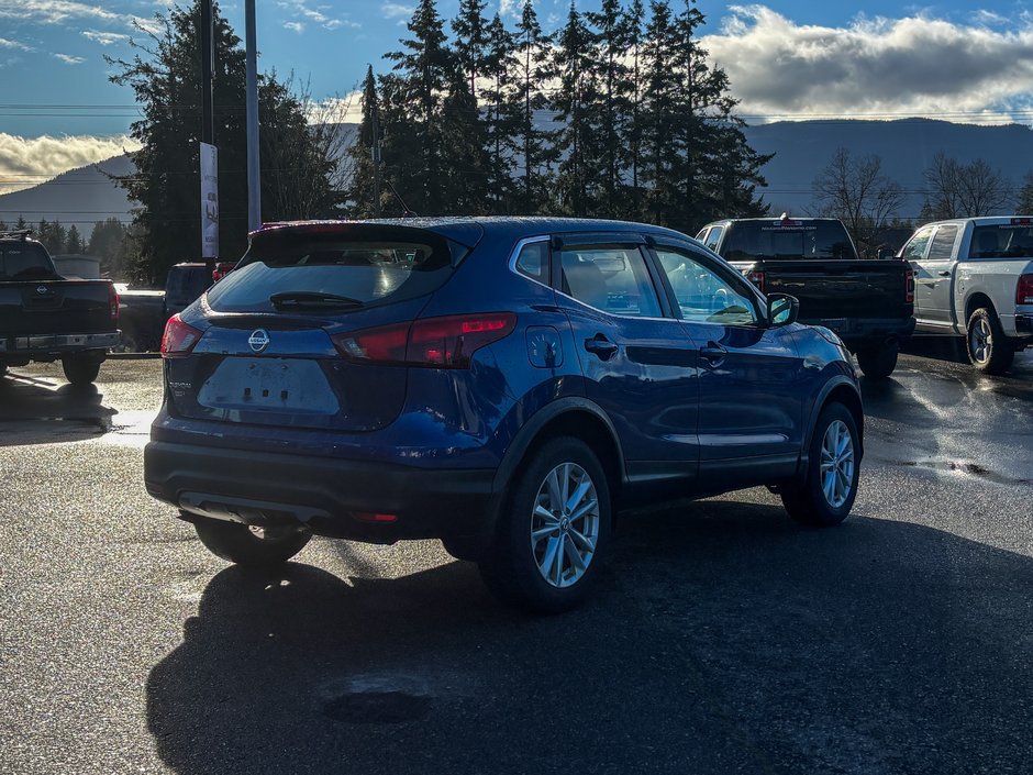 2018 Nissan Qashqai S-6