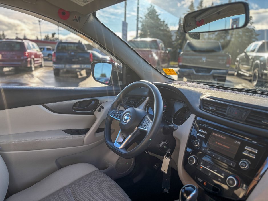 2018 Nissan Qashqai S-10