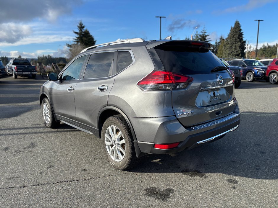 2017 Nissan Rogue SV-4