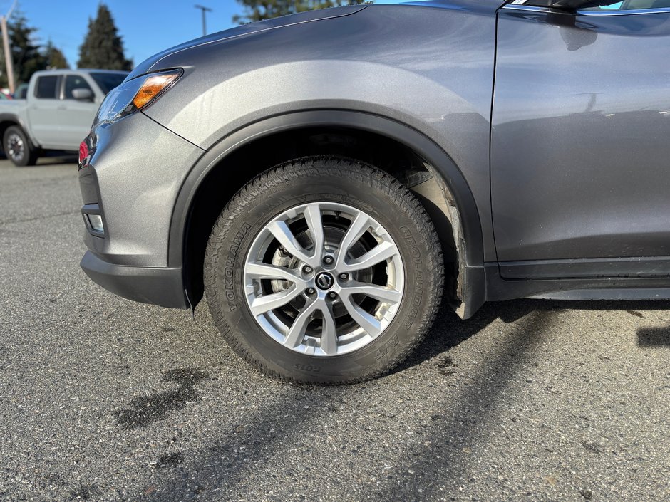 2017 Nissan Rogue SV-10