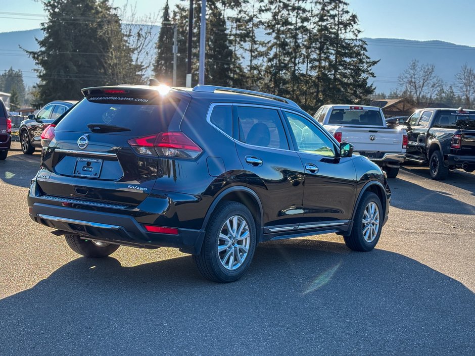 2017 Nissan Rogue SV-5