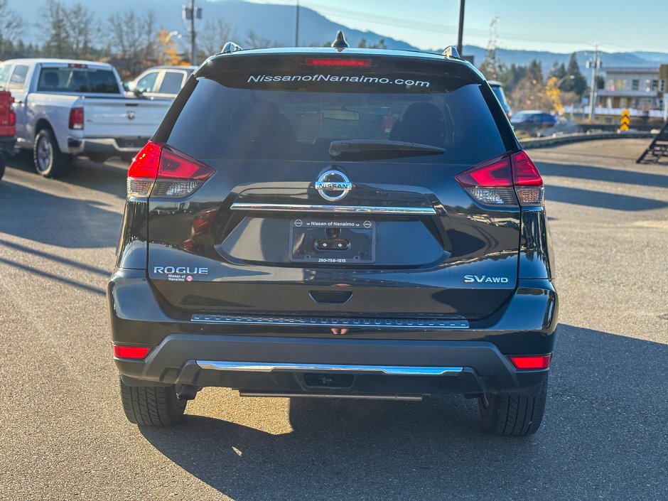 2017 Nissan Rogue SV-4