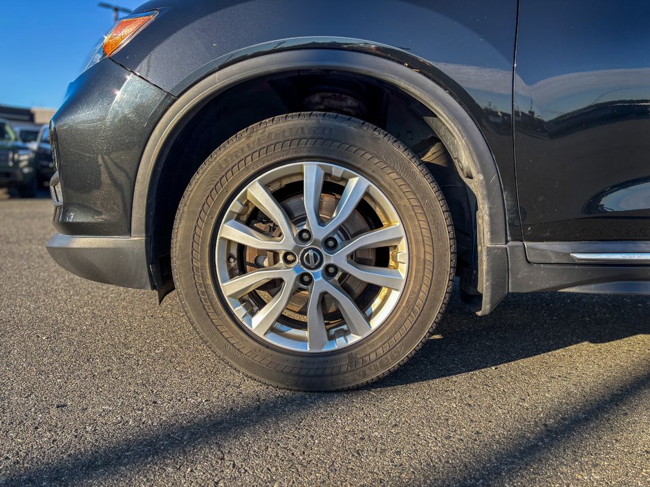 2017 Nissan Rogue SV-14